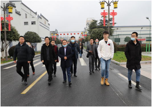 杜念文總經理參觀考察明光酒業