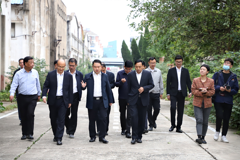 張傳宗到明光酒業調研指導工作